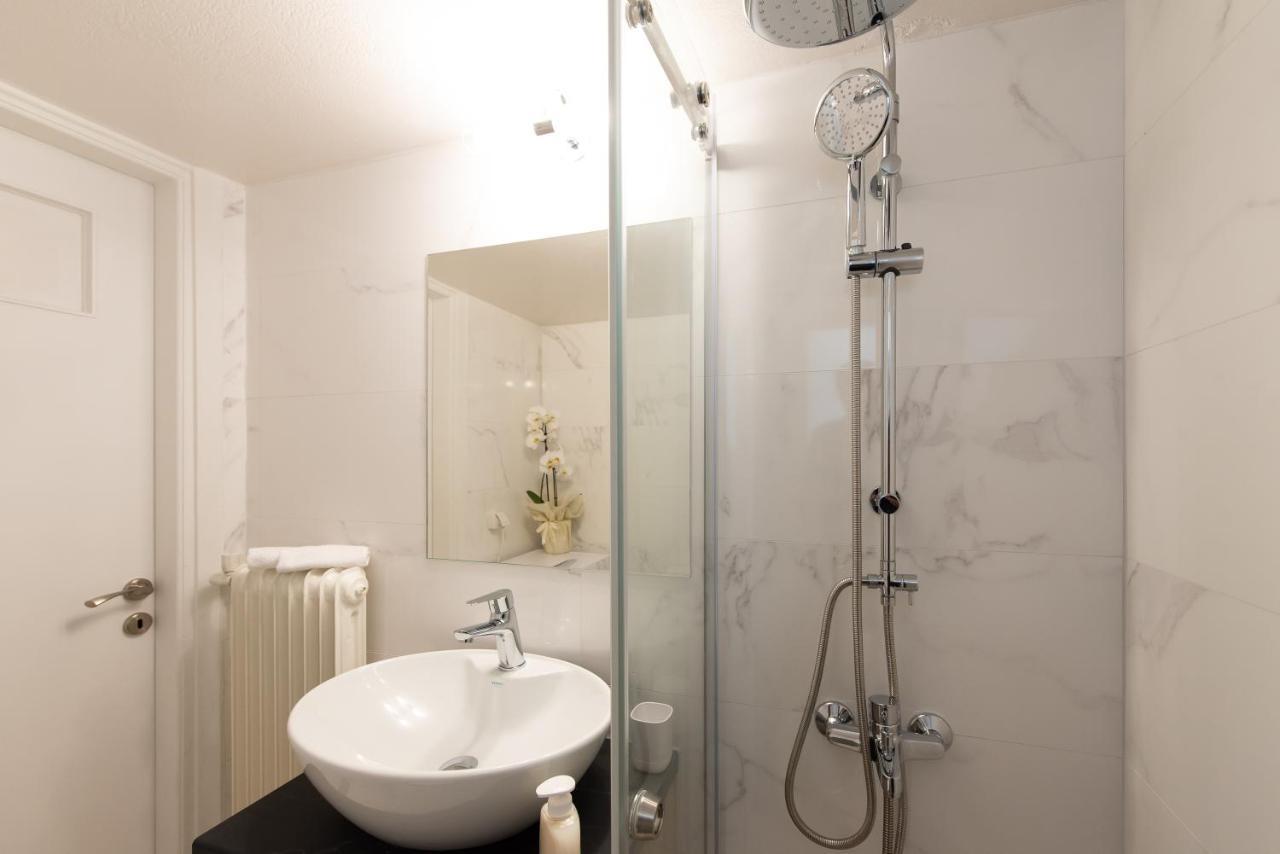 Medluxe Business Apartment Atene Esterno foto