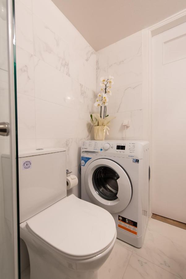 Medluxe Business Apartment Atene Esterno foto